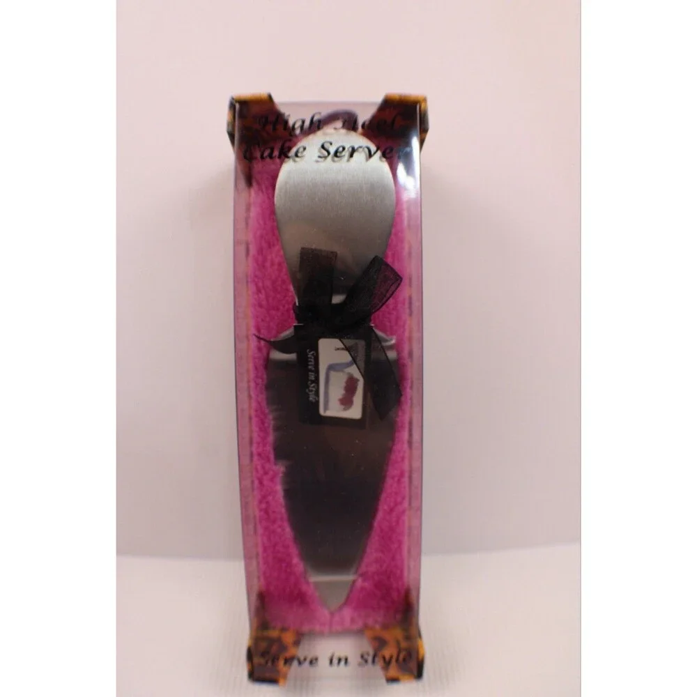 NIB Wild Eye Designs High Heel Cake Server Leopard Print Party Celebrate Fun